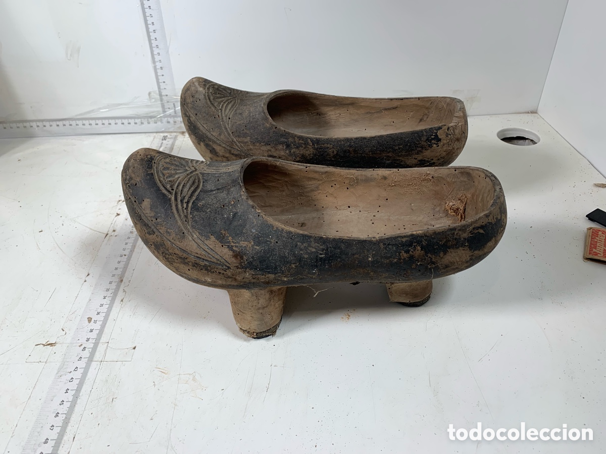 Antig&uuml;edades: 01_ madre&ntilde;as zuecos de madera - Foto 1