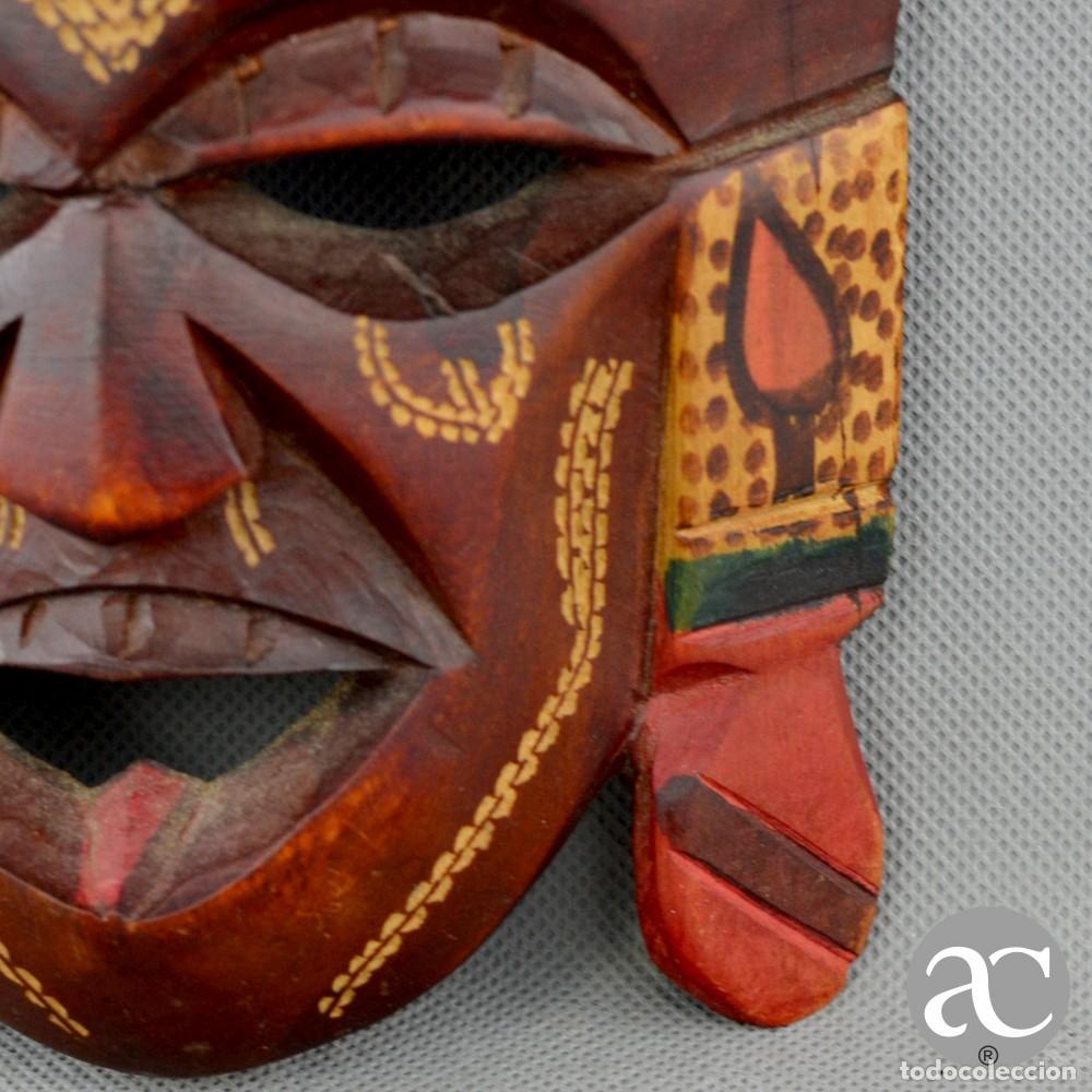 Antig&uuml;edades: Par de m&aacute;scaras Africanas em Madeira - Foto 8