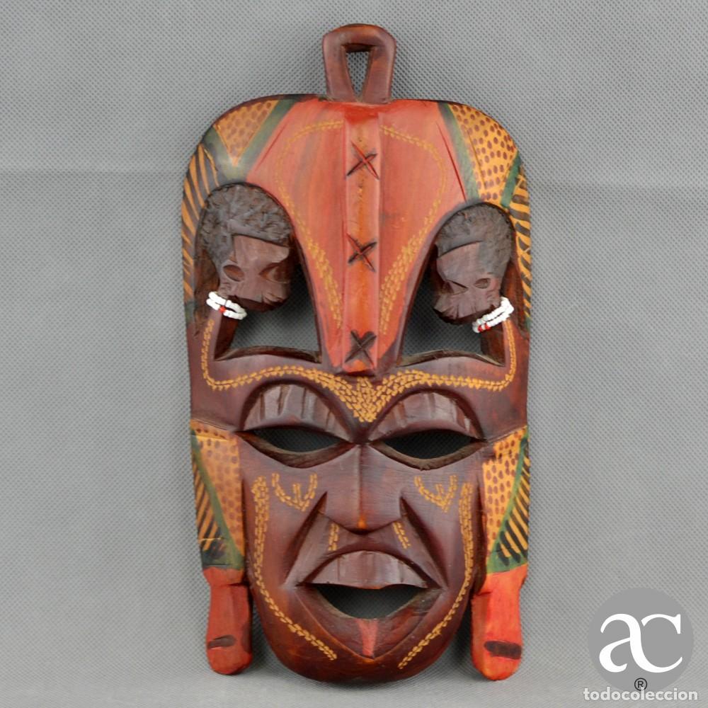 Antig&uuml;edades: Par de m&aacute;scaras Africanas em Madeira - Foto 10