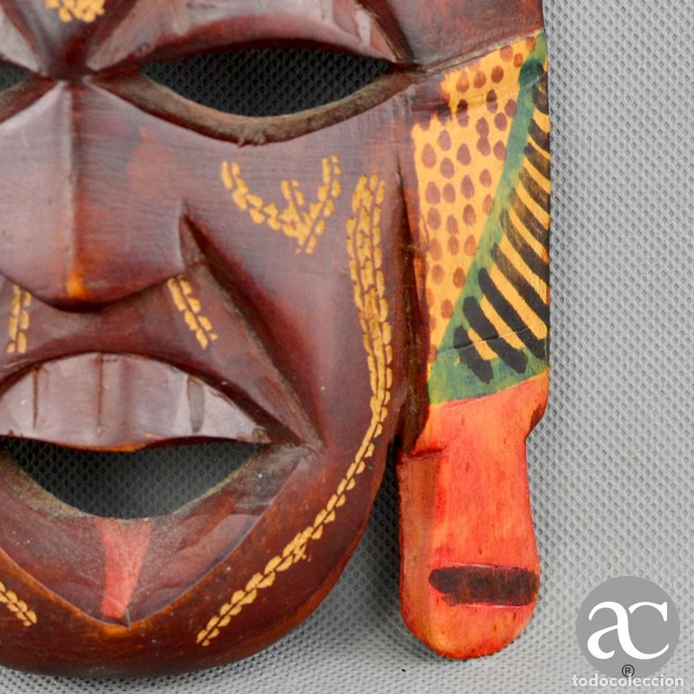 Antig&uuml;edades: Par de m&aacute;scaras Africanas em Madeira - Foto 14