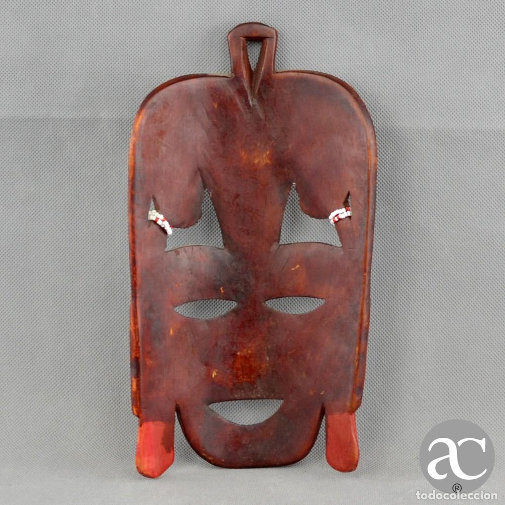 Antig&uuml;edades: Par de m&aacute;scaras Africanas em Madeira - Foto 17