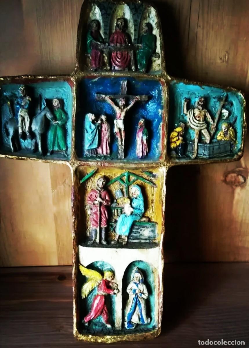 Antig&uuml;edades: Cruz tallada vida Jes&uacute;s - Foto 1
