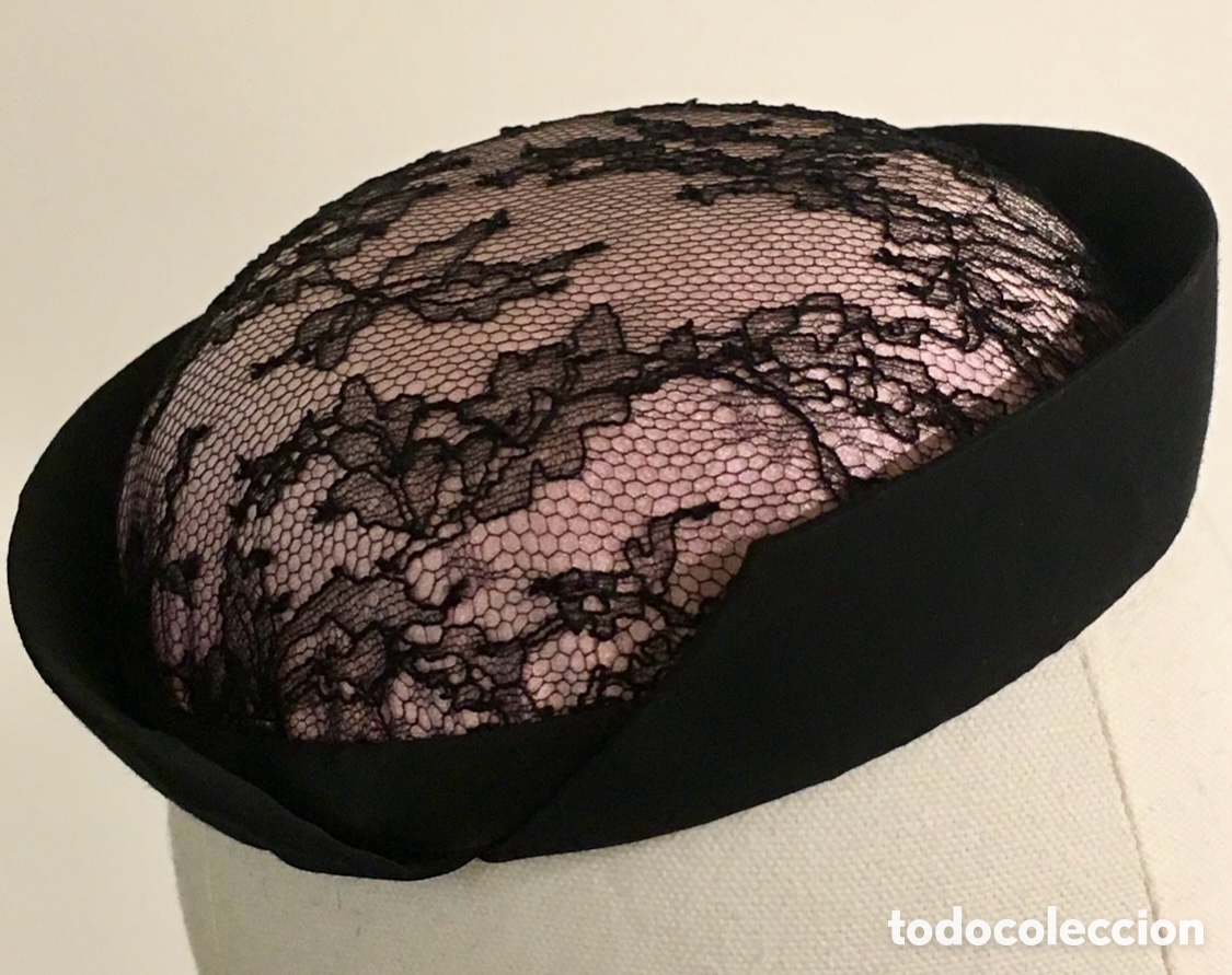 Antig&uuml;edades: Gorro modernista. Carlos Haro. - Foto 1