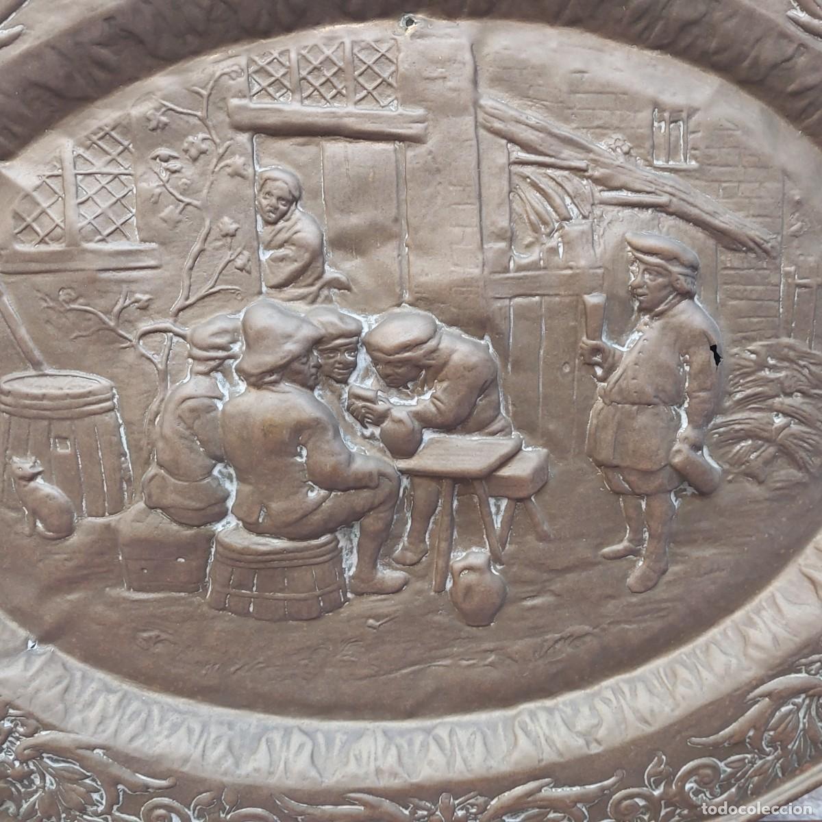 Antig&uuml;edades: BANDEJA DE COBRE BAJO RELIEVE - Foto 3