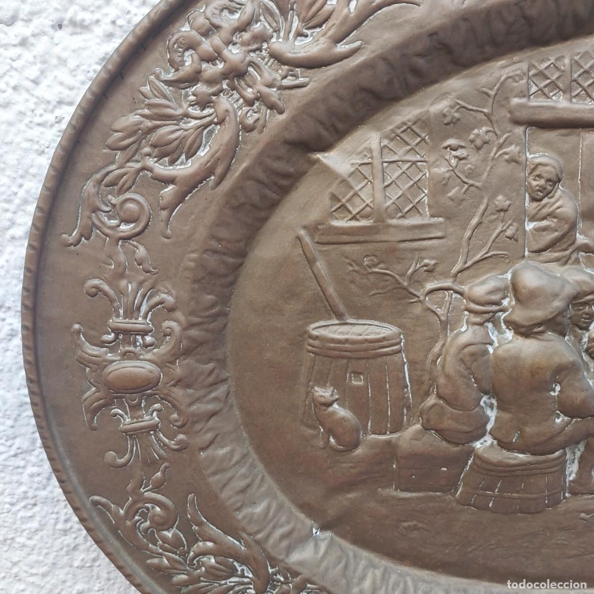 Antig&uuml;edades: BANDEJA DE COBRE BAJO RELIEVE - Foto 5