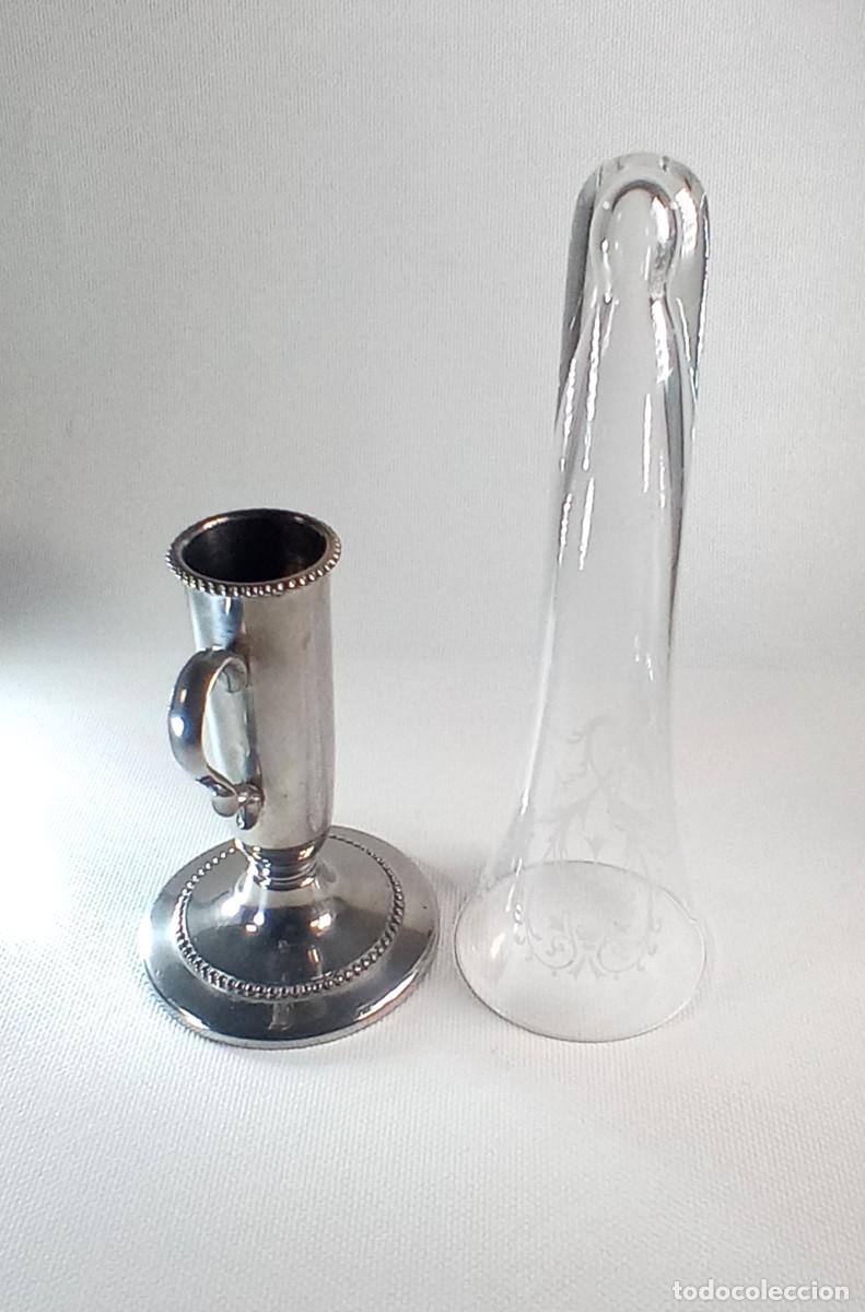 Antig&uuml;edades: Violetero peltre y cristal - Foto 4