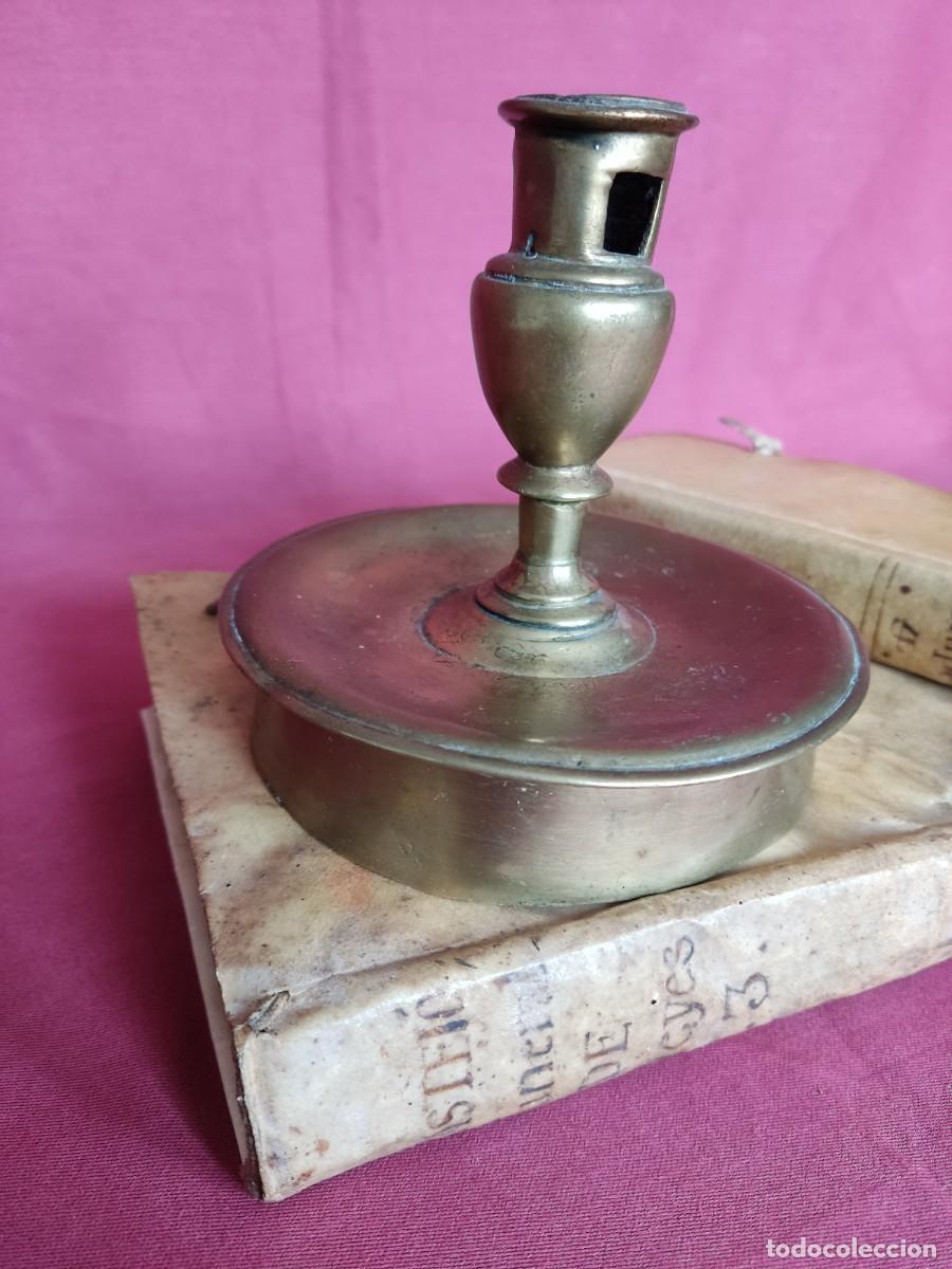 Antig&uuml;edades: ANTIGUO CANDELERO DE BRONCE, c.1650 - Foto 2