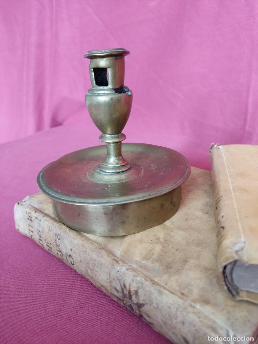 Antig&uuml;edades: ANTIGUO CANDELERO DE BRONCE, c.1650 - Foto 3