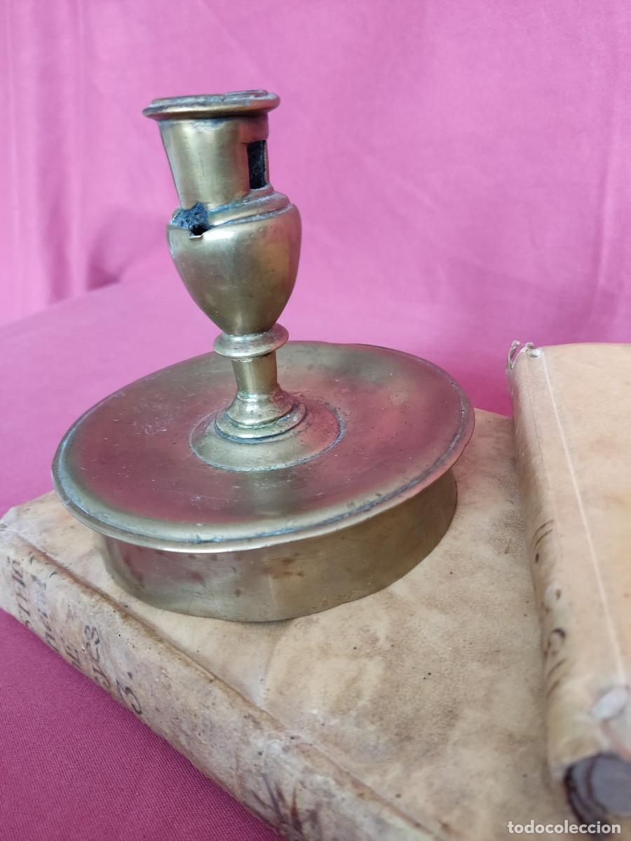 Antig&uuml;edades: ANTIGUO CANDELERO DE BRONCE, c.1650 - Foto 7