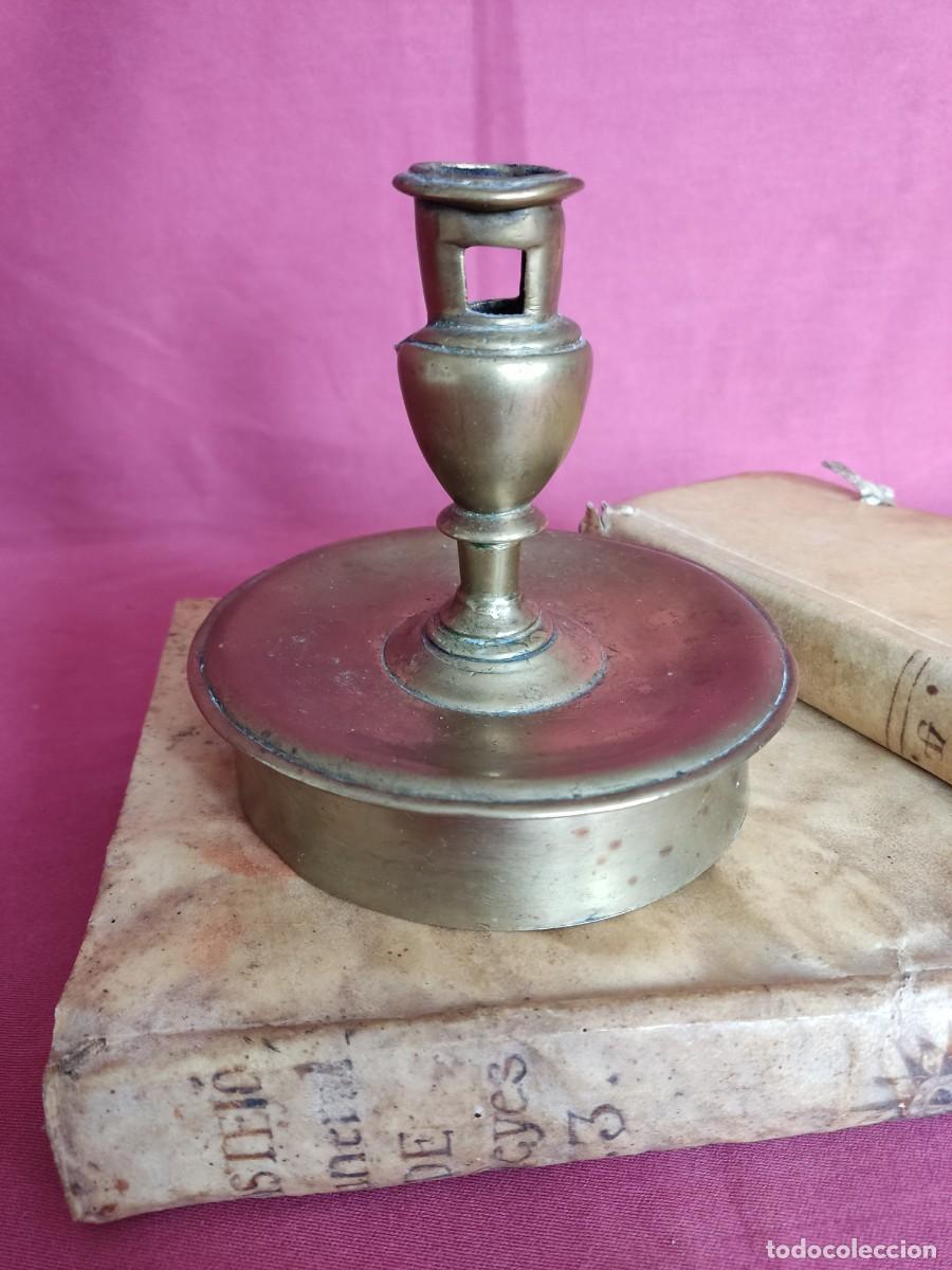 Antig&uuml;edades: ANTIGUO CANDELERO DE BRONCE, c.1650 - Foto 8