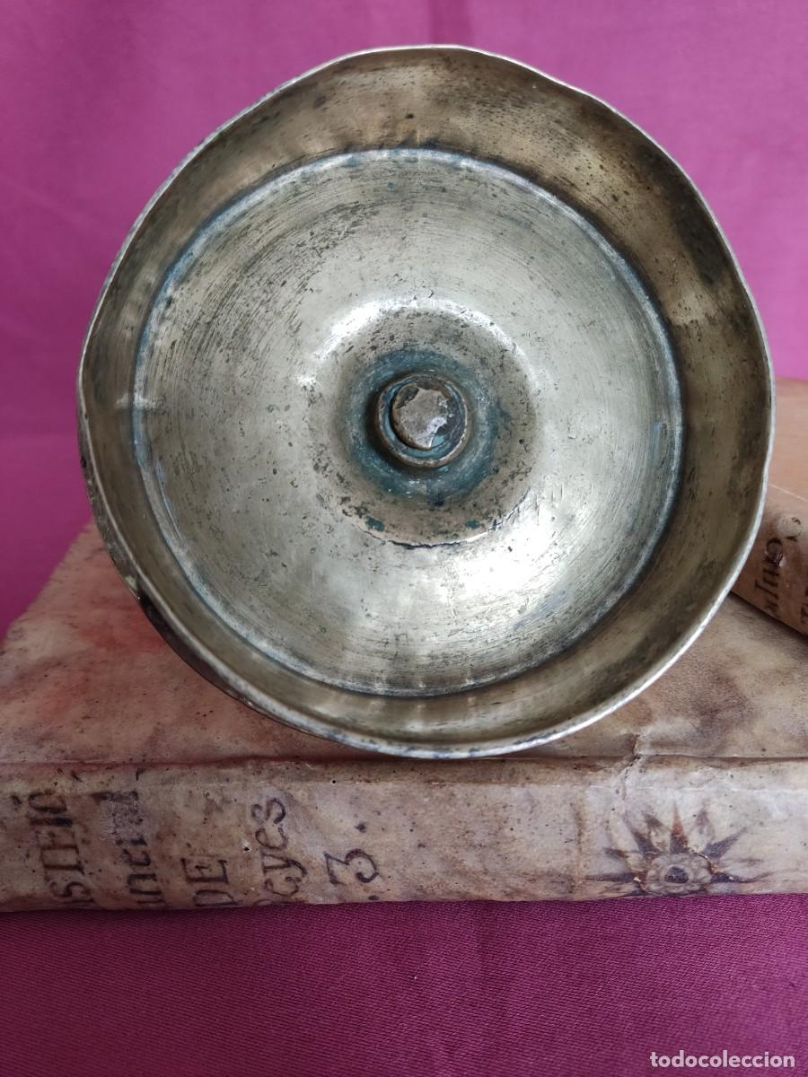 Antig&uuml;edades: ANTIGUO CANDELERO DE BRONCE, c.1650 - Foto 11