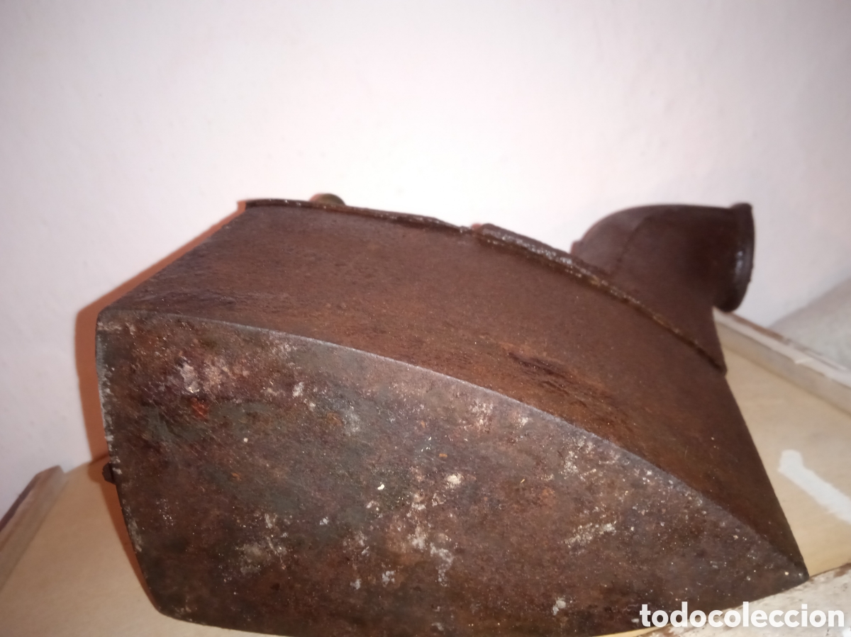 Antig&uuml;edades: Plancha de carb&oacute;n con chimenea antigua - Foto 6