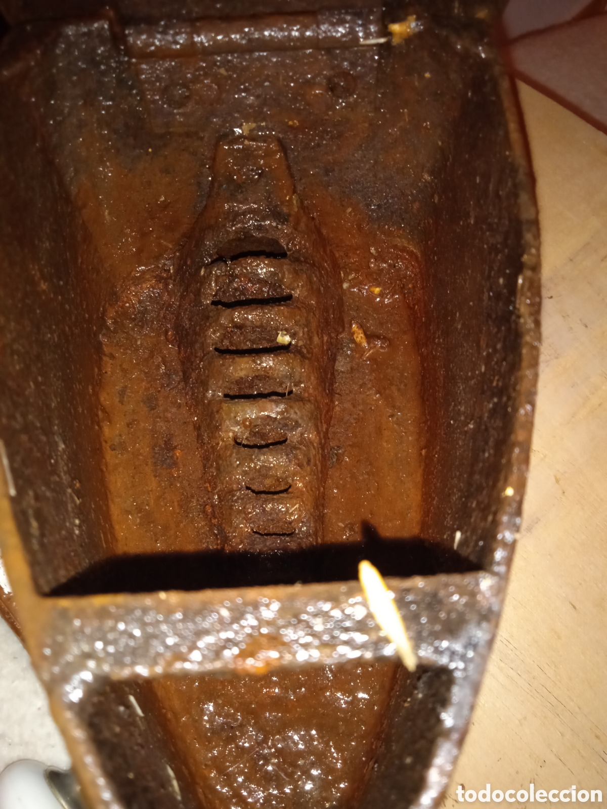 Antig&uuml;edades: Plancha de carb&oacute;n con chimenea antigua - Foto 7