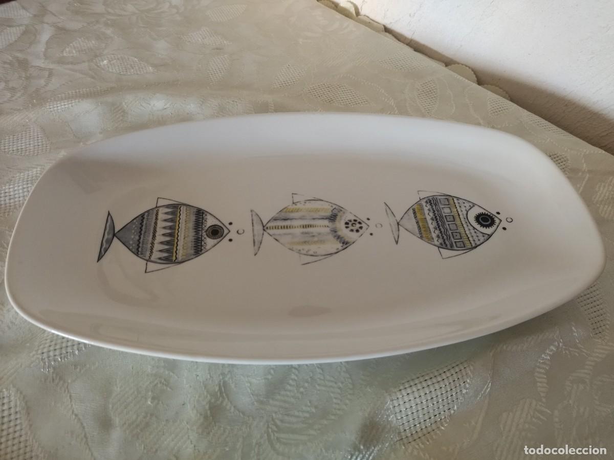 Antig&uuml;edades: Bandeja rectangular de de porcelana, marca incisa en la base pero ilegible. - Foto 2