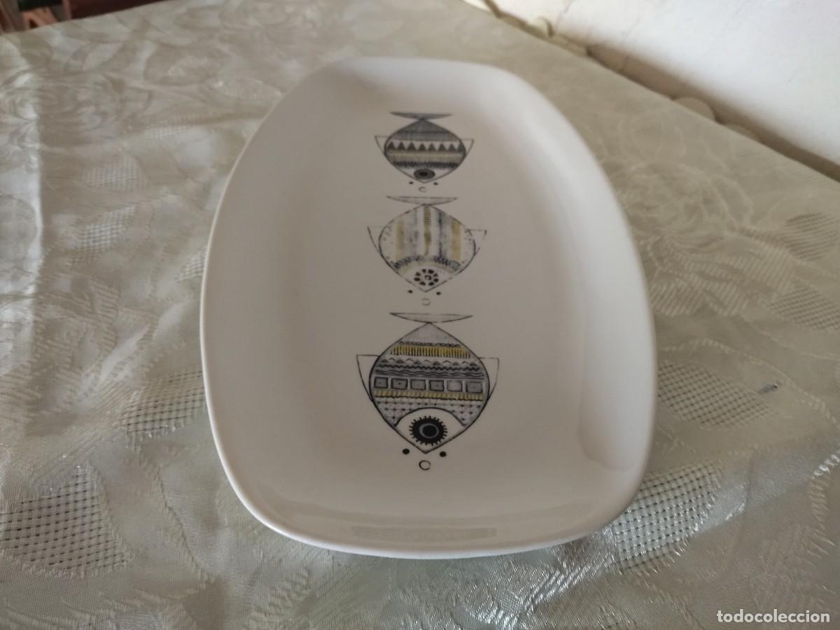 Antig&uuml;edades: Bandeja rectangular de de porcelana, marca incisa en la base pero ilegible. - Foto 7