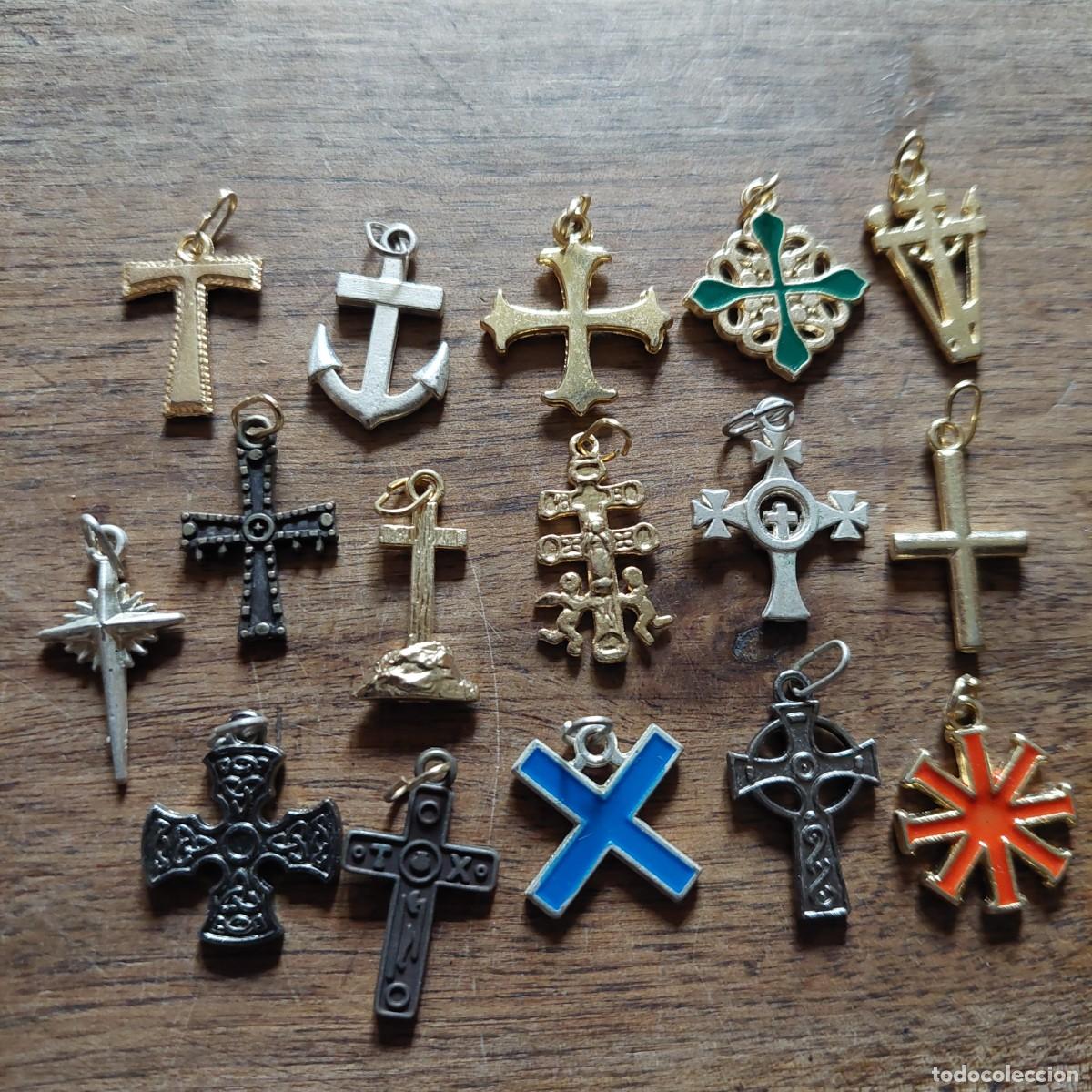 Antig&uuml;edades: Colecci&oacute;n de cruces religiosas - Foto 1