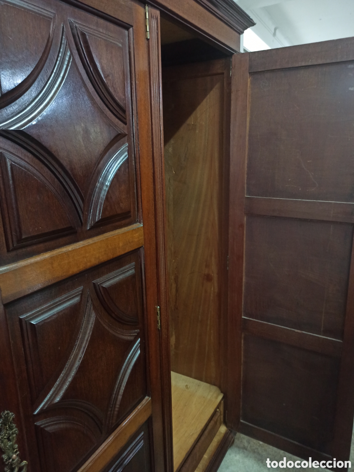Antig&uuml;edades: Armario ropero de madera - Foto 3