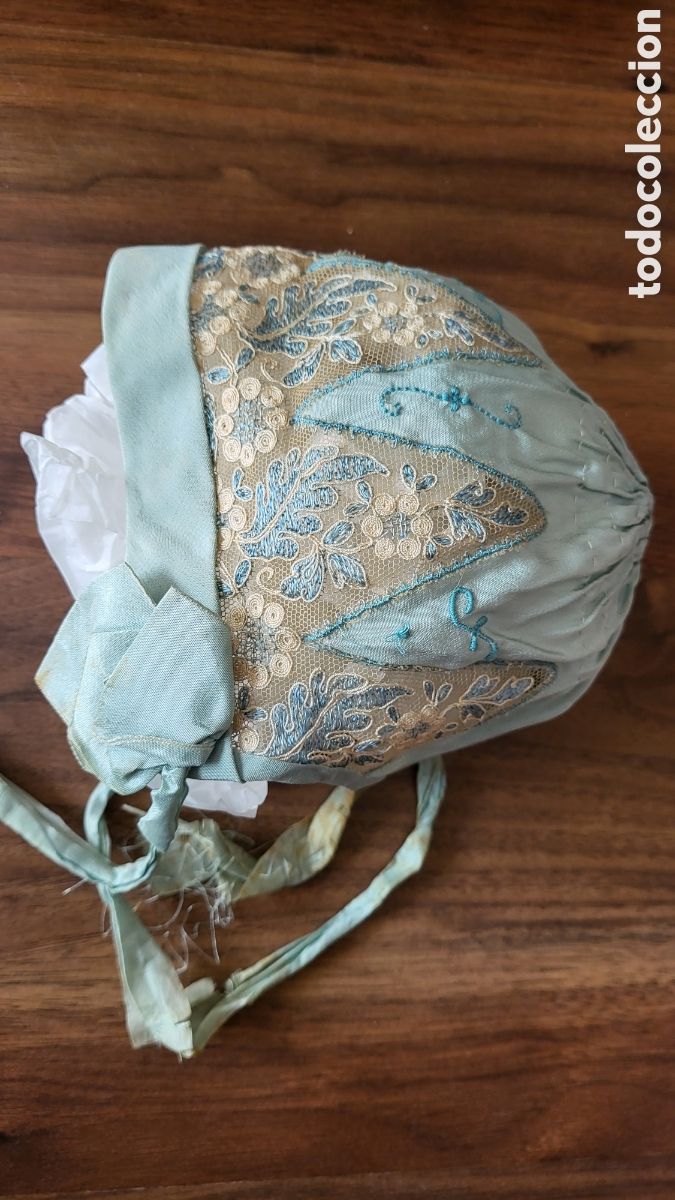 Antig&uuml;edades: ANTIGUO GORRITO CON BORDADOS Y ENCAJES - Foto 4