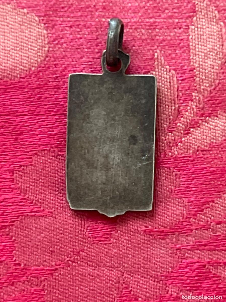 Antig&uuml;edades: Medalla rectangular, realizada en plata: Aparici&oacute;n Virgen. - Foto 2