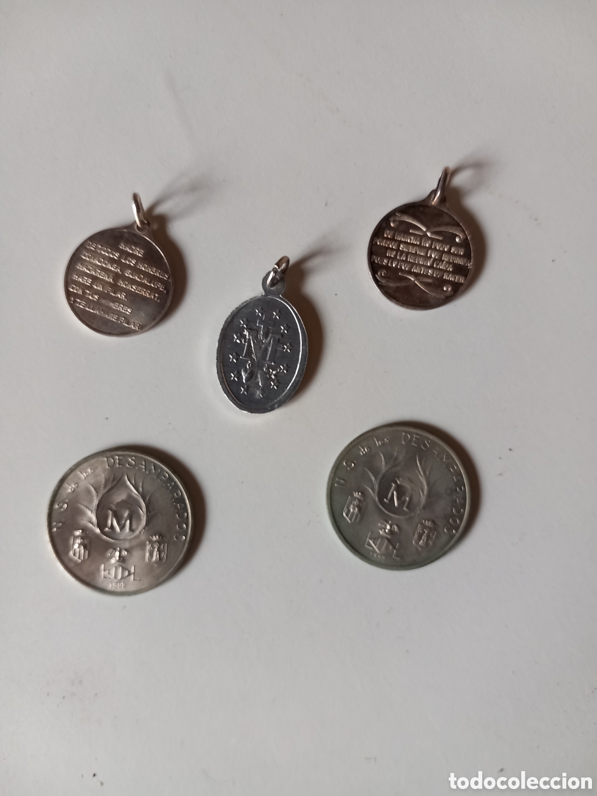 Antig&uuml;edades: Lote medallas religiosas - Foto 2