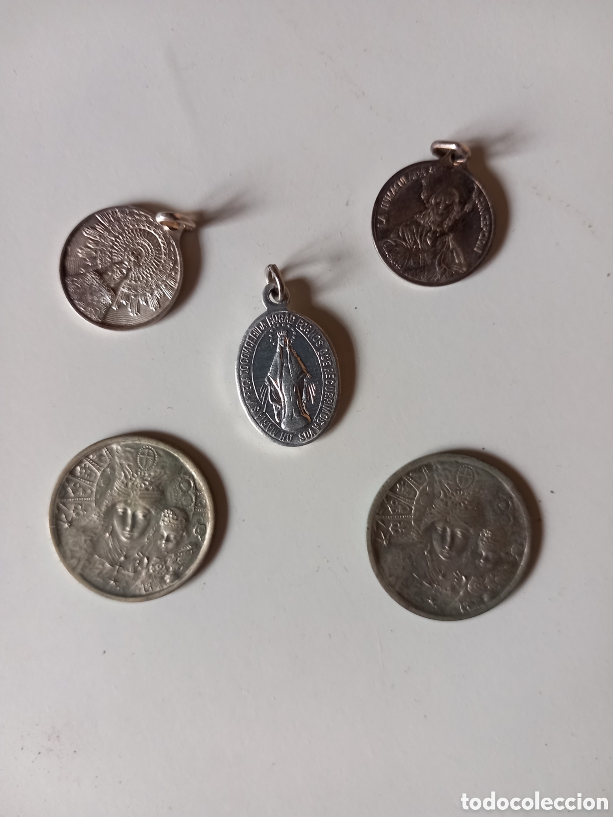 Antig&uuml;edades: Lote medallas religiosas - Foto 1