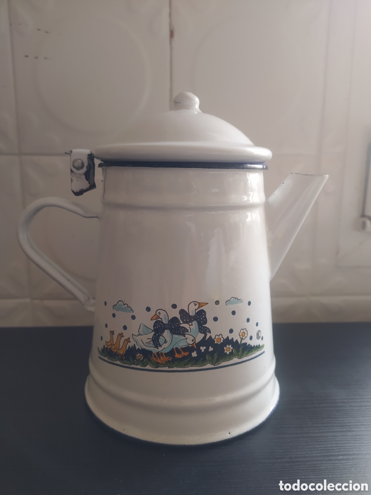 Antig&uuml;edades: Cafetera hierro esmaltada serigragiada - Foto 1