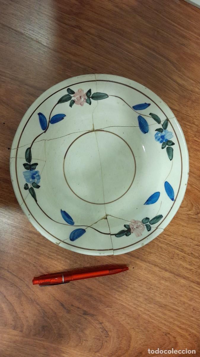 Antig&uuml;edades: plato antiguo con flores - Foto 1