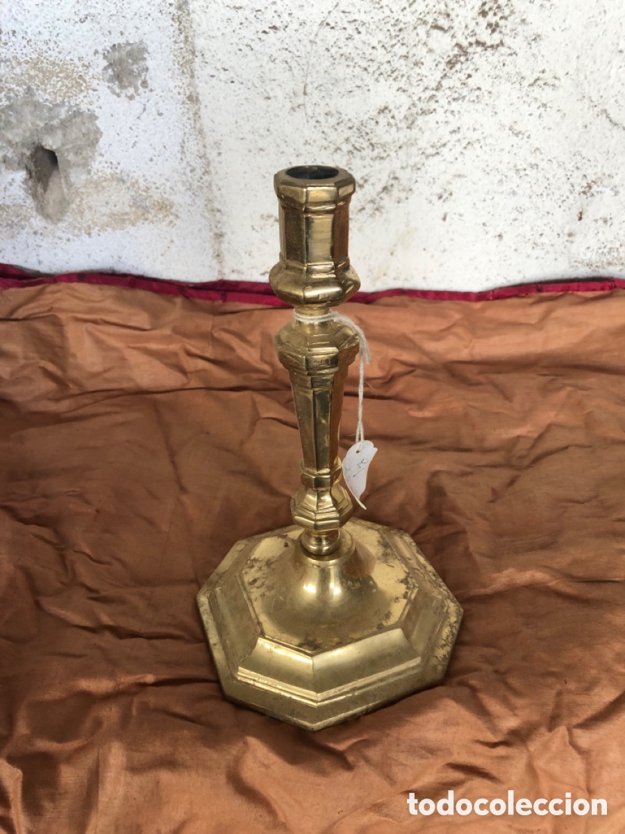 Antig&uuml;edades: candelabro de lat&oacute;n - Foto 1