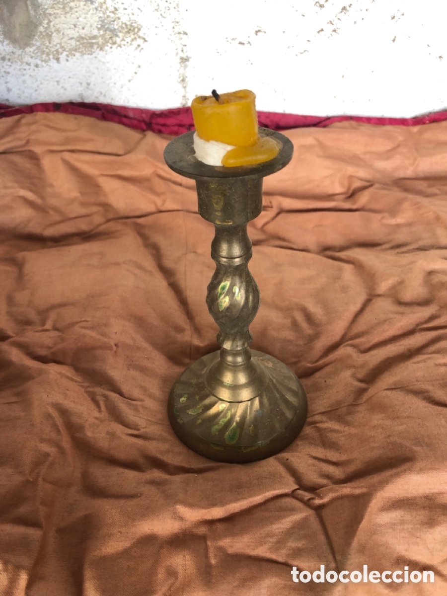 Antig&uuml;edades: candelabro de lat&oacute;n - Foto 1