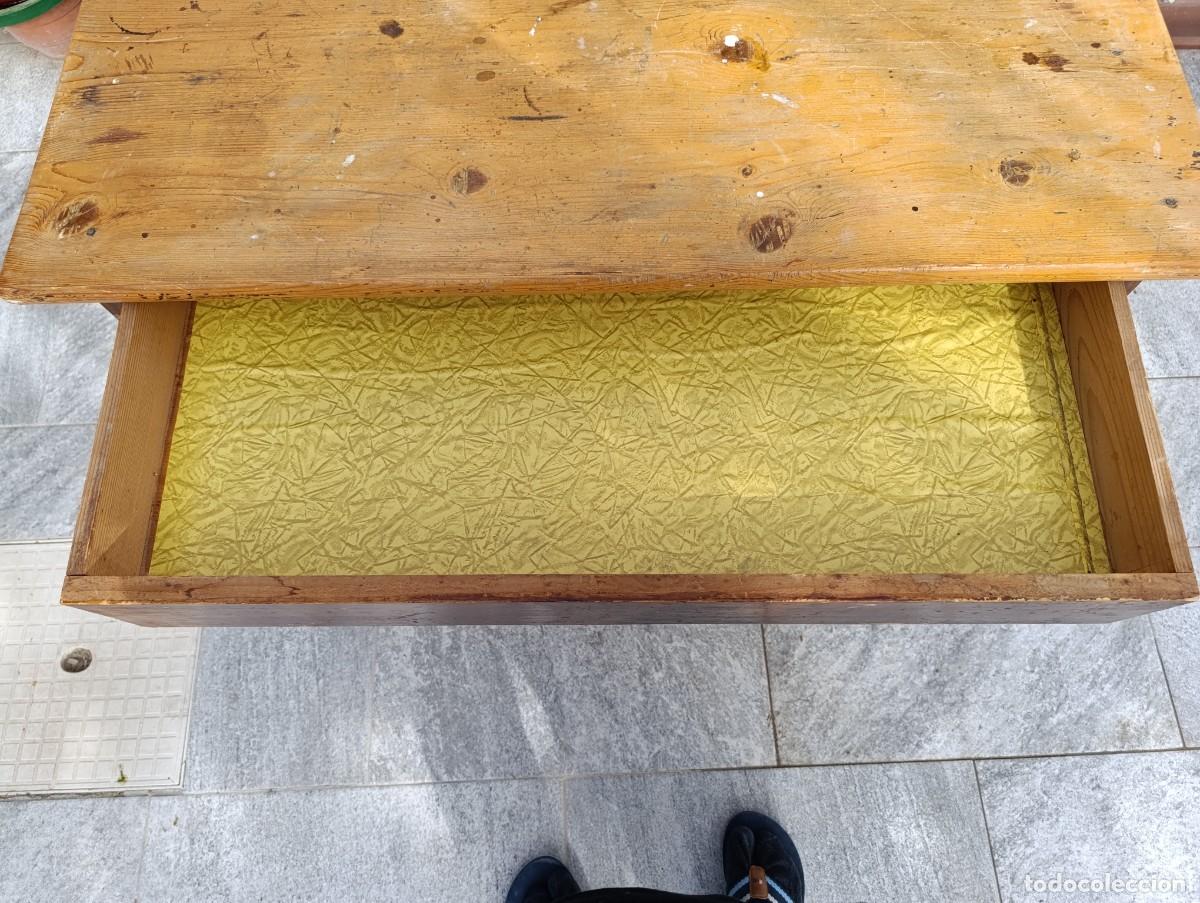 Antig&uuml;edades: Mesa tocinera de madera noble. - Foto 3