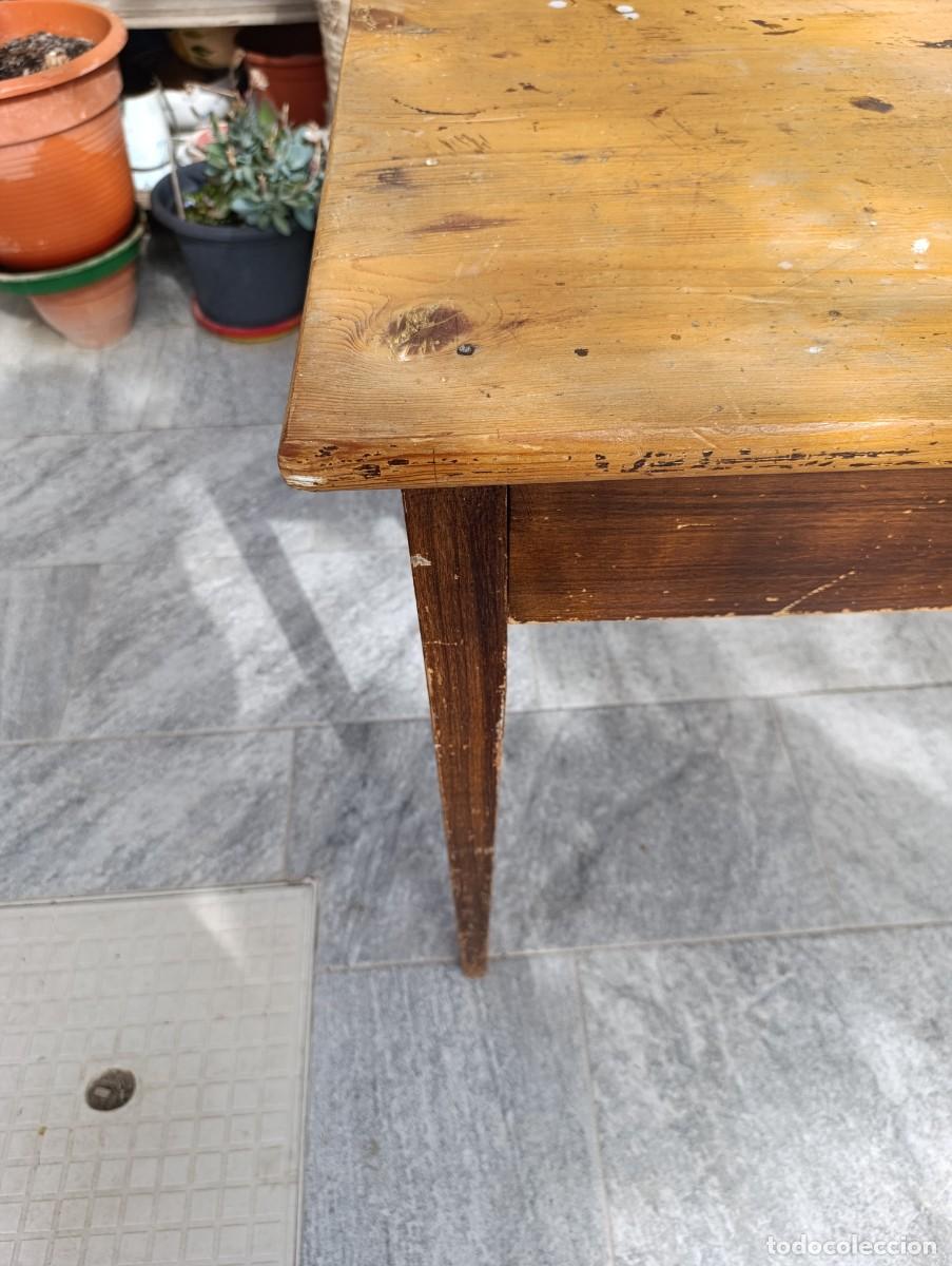 Antig&uuml;edades: Mesa tocinera de madera noble. - Foto 6