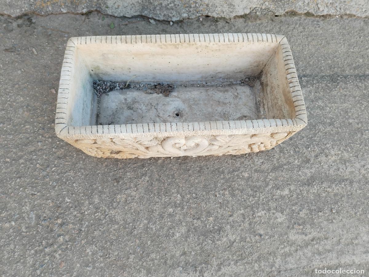 Antig&uuml;edades: macetero jardinera de piedra artificial - Foto 4