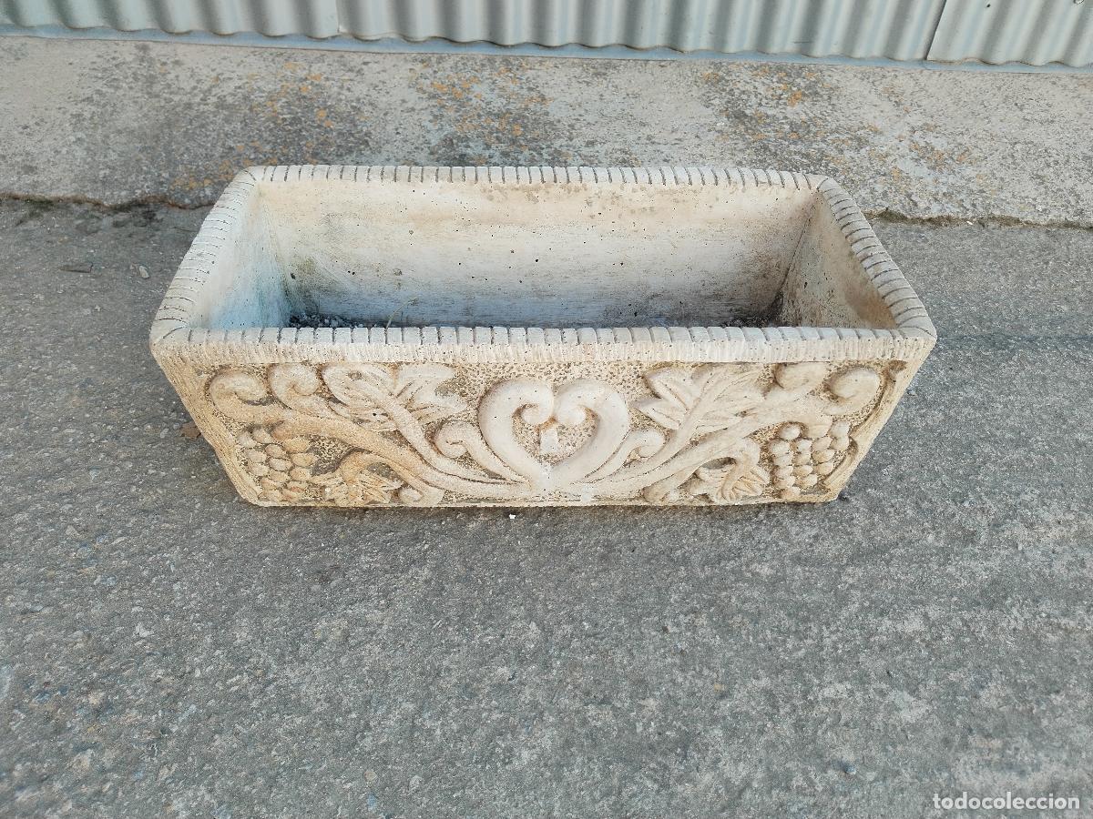 Antig&uuml;edades: macetero jardinera de piedra artificial - Foto 5