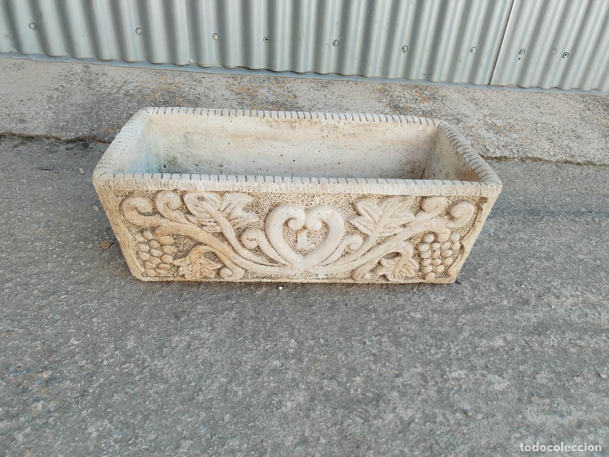 Antig&uuml;edades: macetero jardinera de piedra artificial - Foto 1