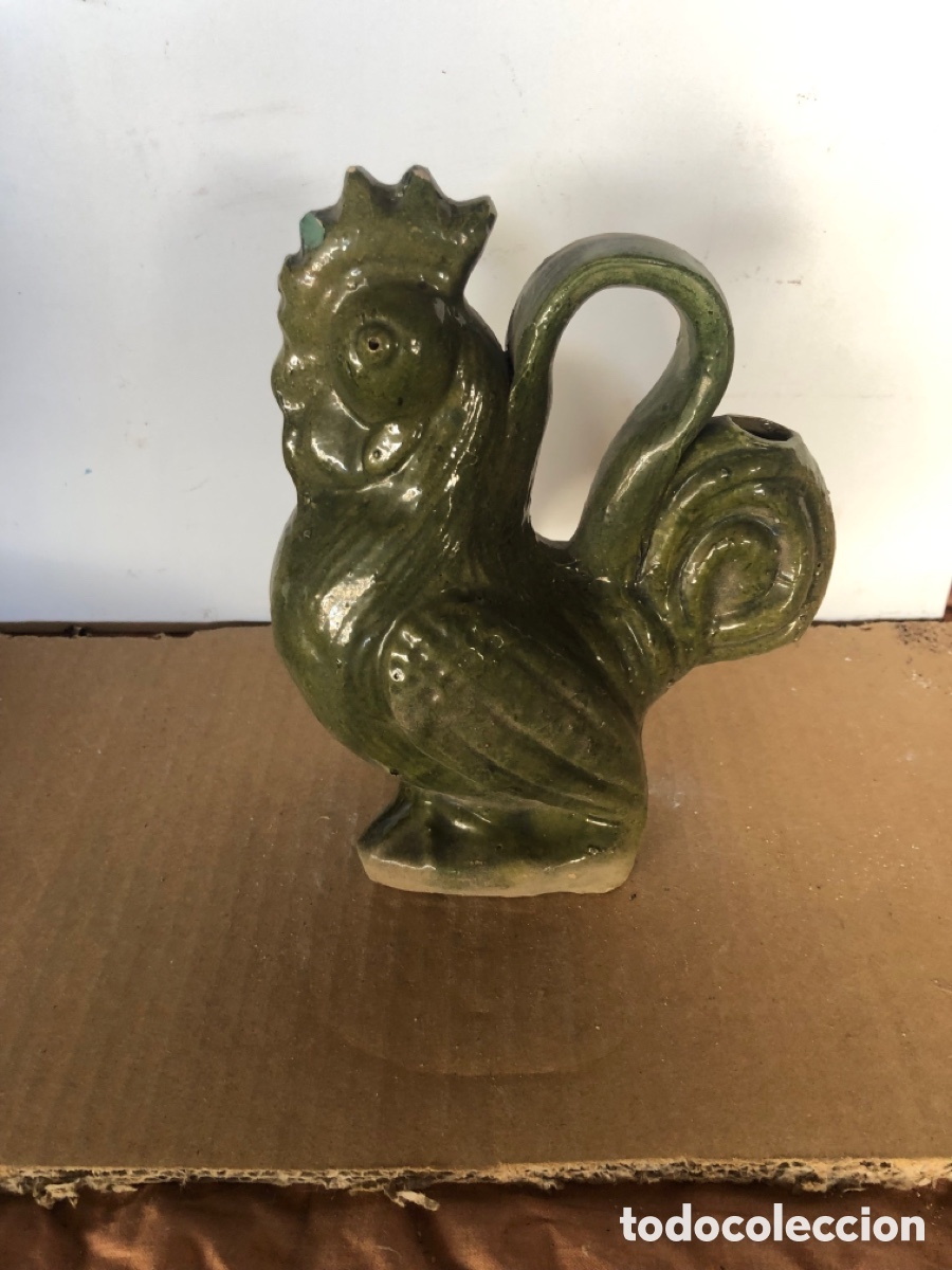 Antig&uuml;edades: BOTIJO VERDE CON FORMA DE GALLO - Foto 1
