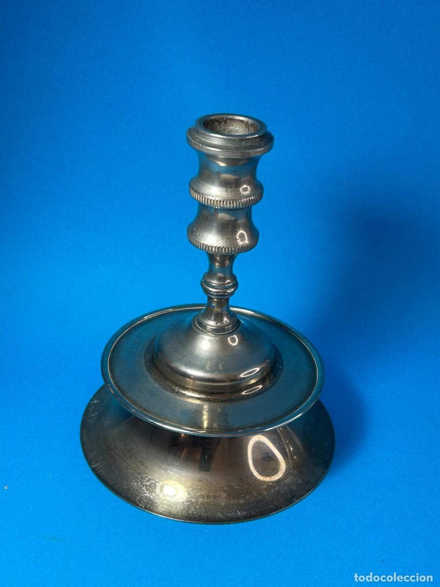 Antig&uuml;edades: CANDELABRO DE METAL BASE DE CARRETE - Foto 1