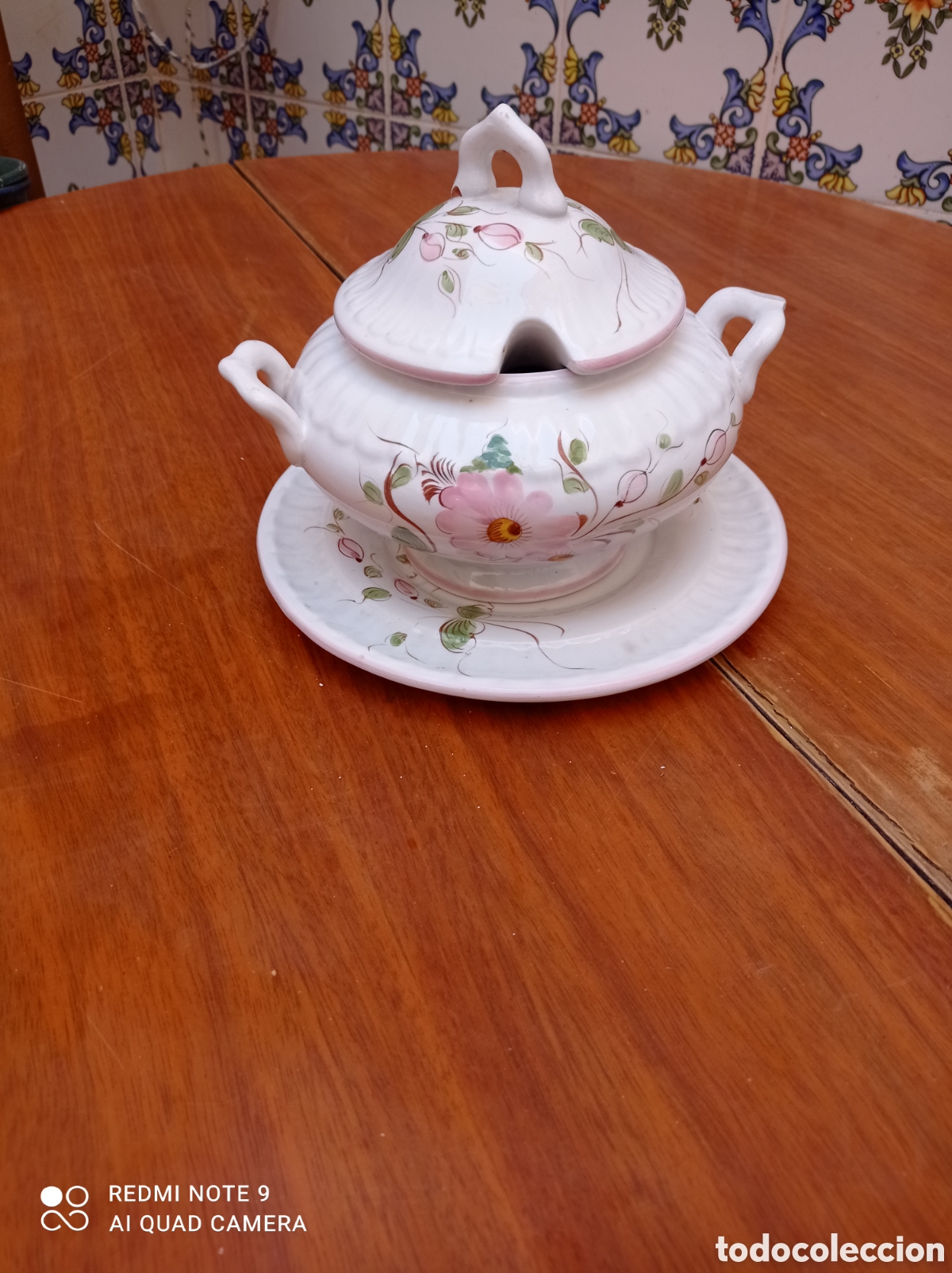 Antig&uuml;edades: Sopera de porcelana portuguesa - Foto 1