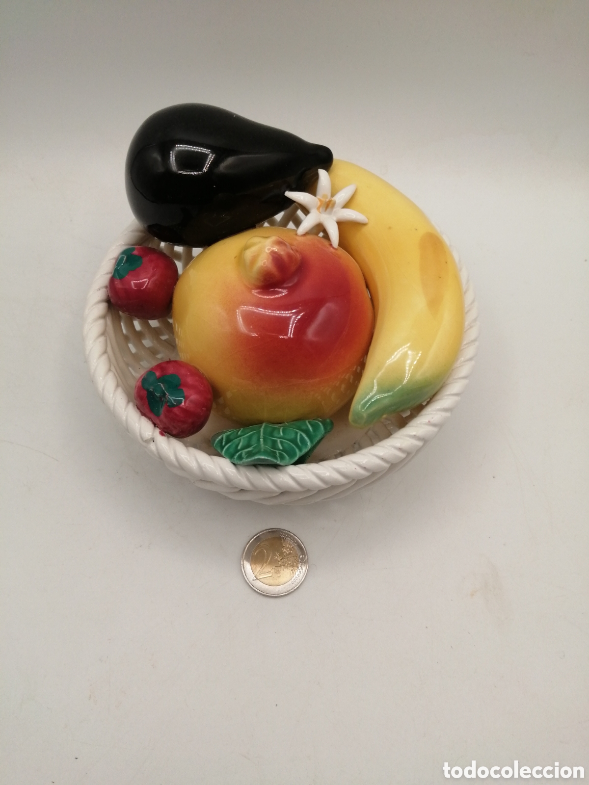 Antig&uuml;edades: Porcelana de Manises. Cesta con frutas - Foto 2