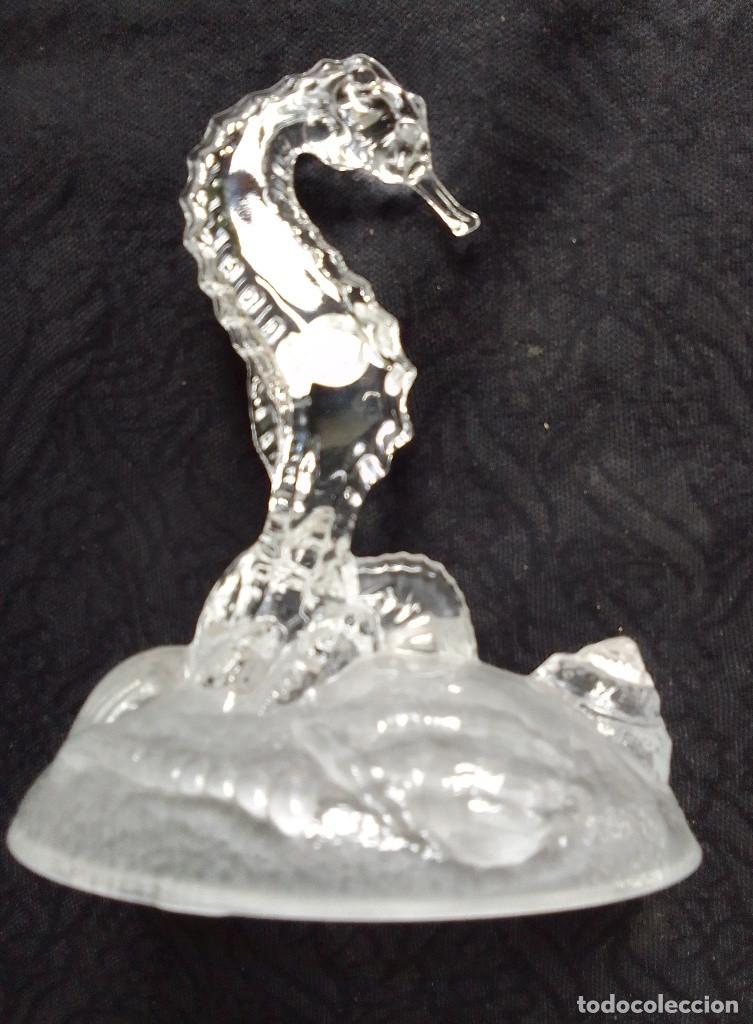 Antig&uuml;edades: Caballito de mar en cristal d&acute;Arques. - Foto 3