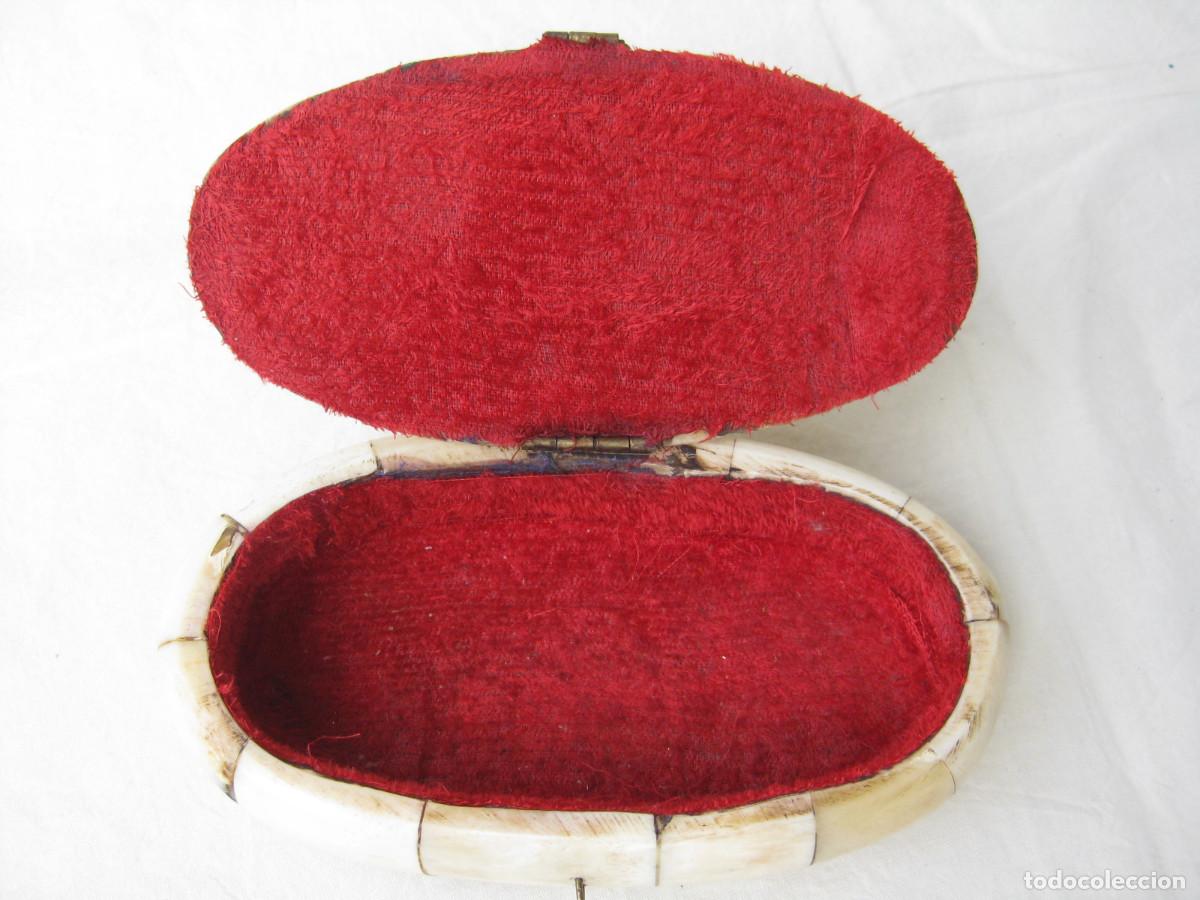 Antig&uuml;edades: CAJA JOYERO DE HUESO Y BRONCE - Foto 3