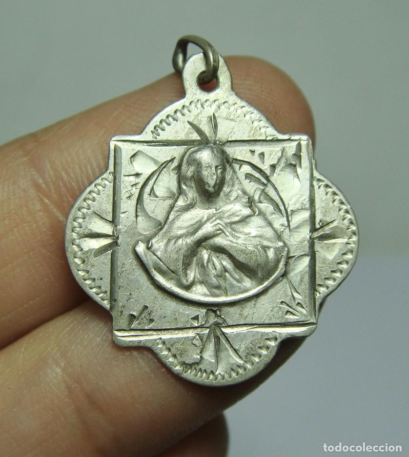Antig&uuml;edades: Medalla religiosa de PLATA. Virgen - Foto 1