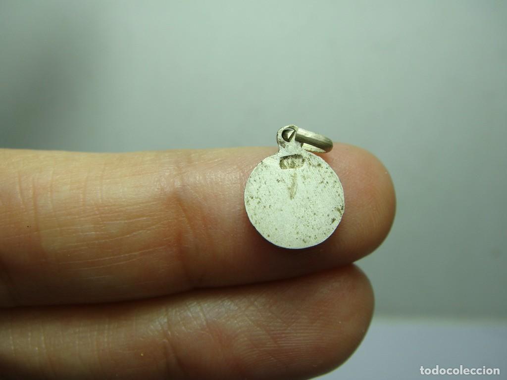 Antig&uuml;edades: Medalla religiosa de PLATA. Virgen. - Foto 2
