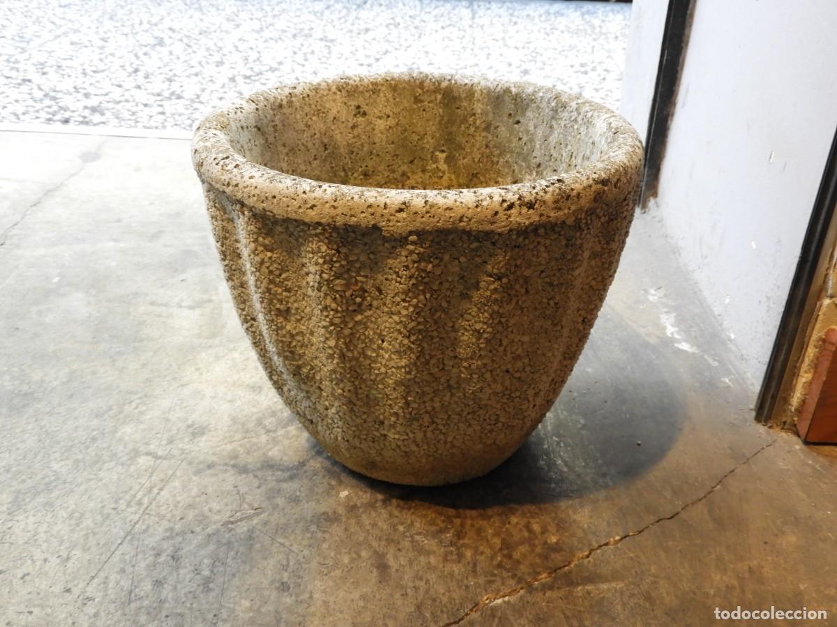 Antig&uuml;edades: MACETERO O JARDINERA DE PIEDRA - Foto 4