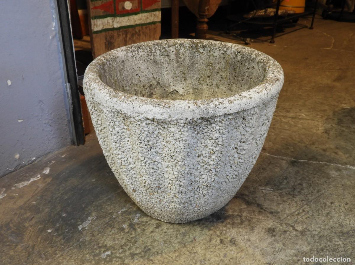 Antig&uuml;edades: MACETERO O JARDINERA DE PIEDRA - Foto 5