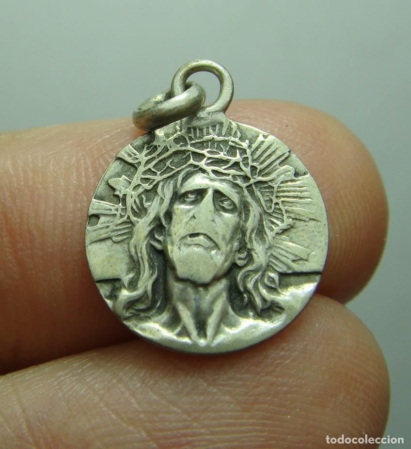 Antig&uuml;edades: Medalla religiosa de PLATA. Cristo. - Foto 1