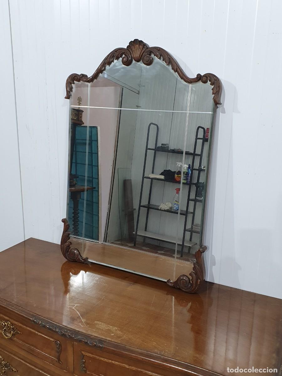 Antig&uuml;edades: Antigua c&oacute;moda con espejo a juego - Foto 2