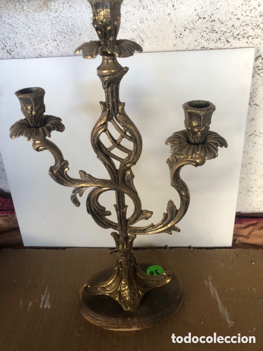 Antig&uuml;edades: Candelabro de 3 luces de metal con pi&eacute; de marmol - Foto 2
