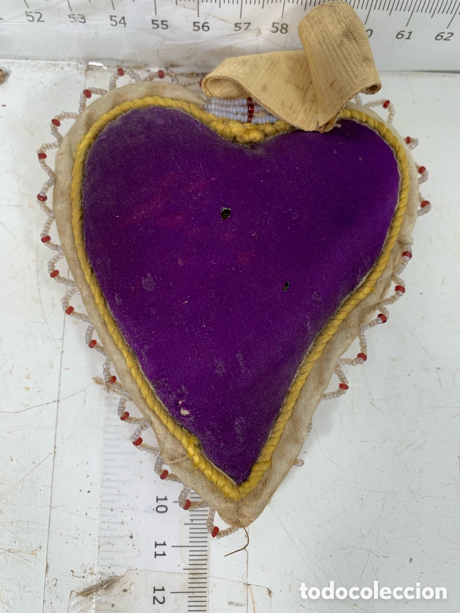 Antig&uuml;edades: 01_ escapulario coraz&oacute;n de tela bordado - Foto 4