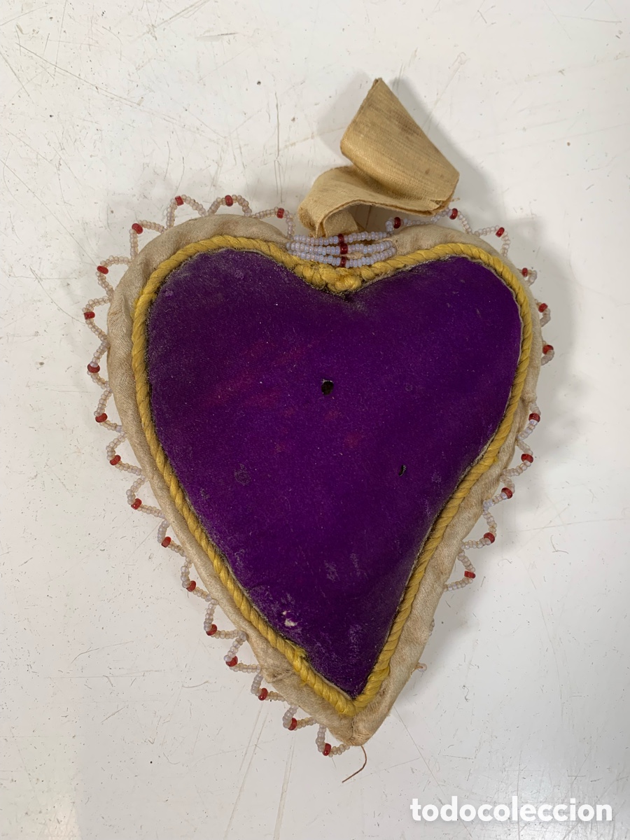 Antig&uuml;edades: 01_ escapulario coraz&oacute;n de tela bordado - Foto 1