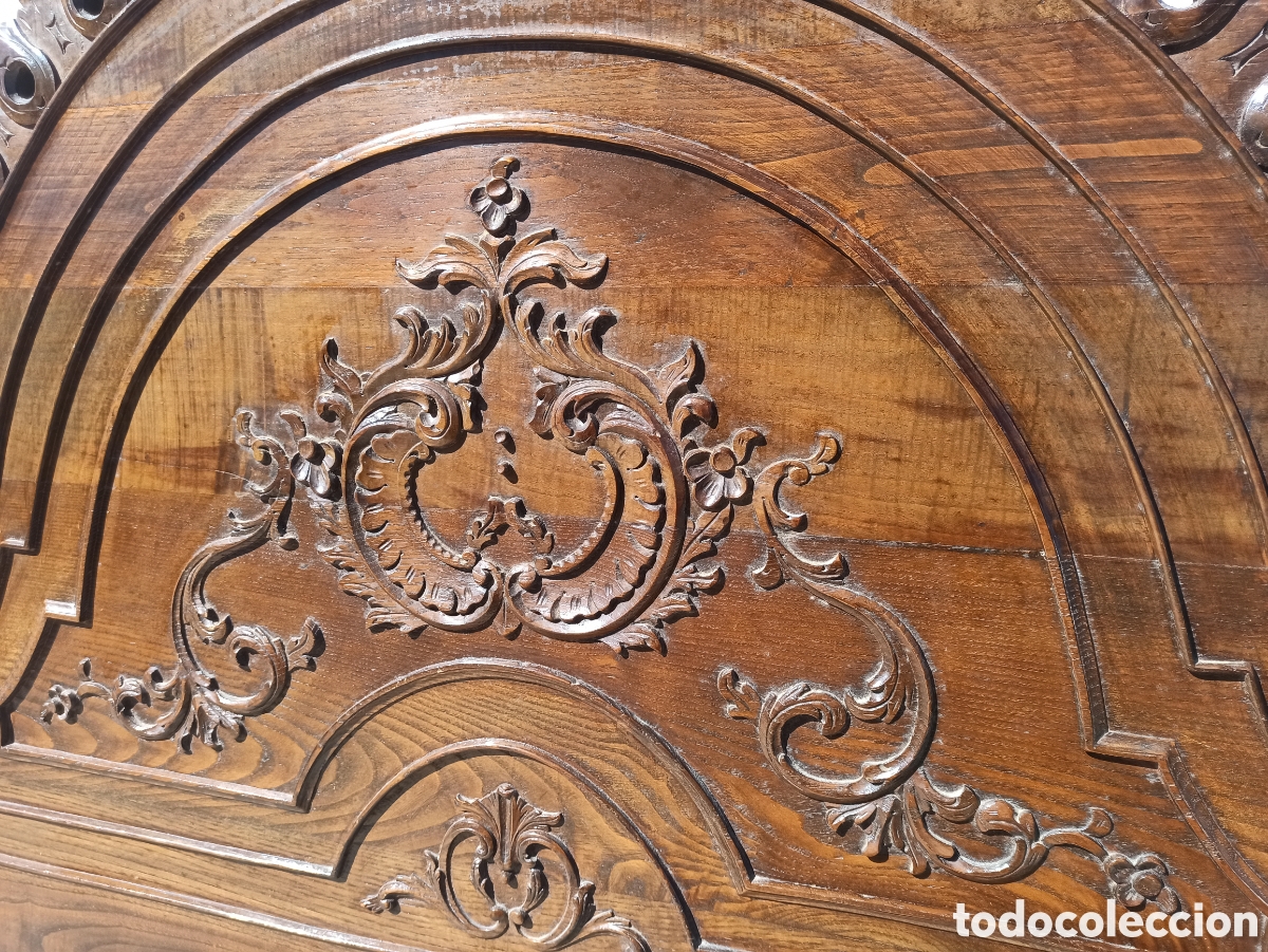 Antig&uuml;edades: Cama tallada en madera de casta&ntilde;o - Foto 3